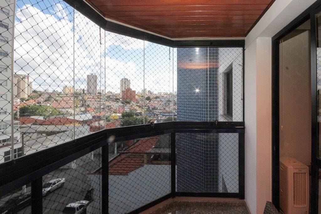 Apartamento na Anália Franco, três dormitórios sendo uma suíte dois vagas