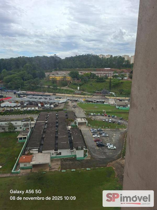 Apartamento a Venda na Colonia ZL - c/ Dois Dormitórios sem Vaga de Garagem